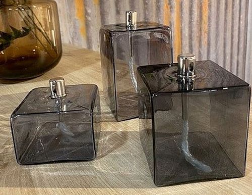 Lampe à huile fumée cube Hauteur 13,50cm base 8cm